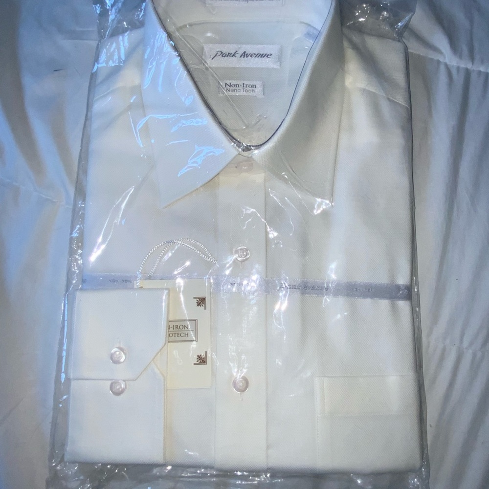 Park Avenue mens full sleeve shirt, 100%Cotton, size 42, Non Iron nano tech.